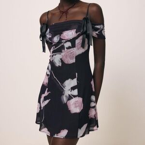 Urban Outfitters Kimchi Blue Mesh Floral Cold Shoulder Mini Dress Size Medium